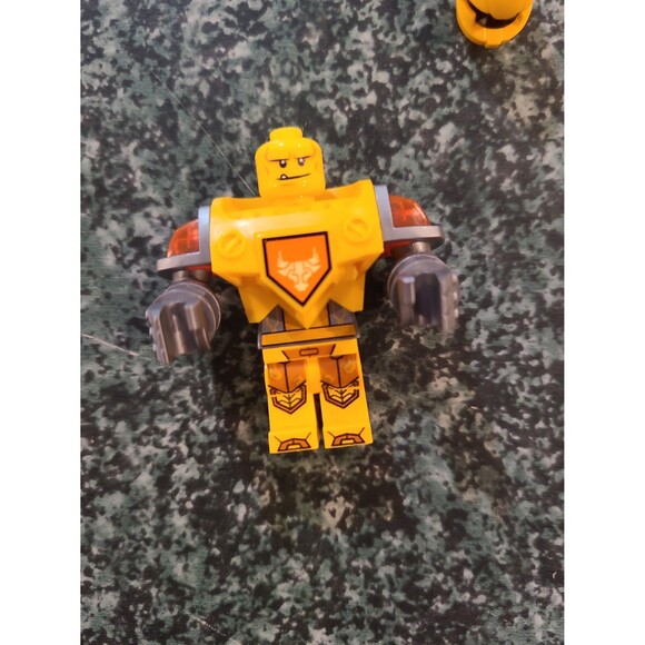 Lego Nexo Knights Minifigures and Shield Lot - Harpy, Ultimate Axl - Picture 8 of 12